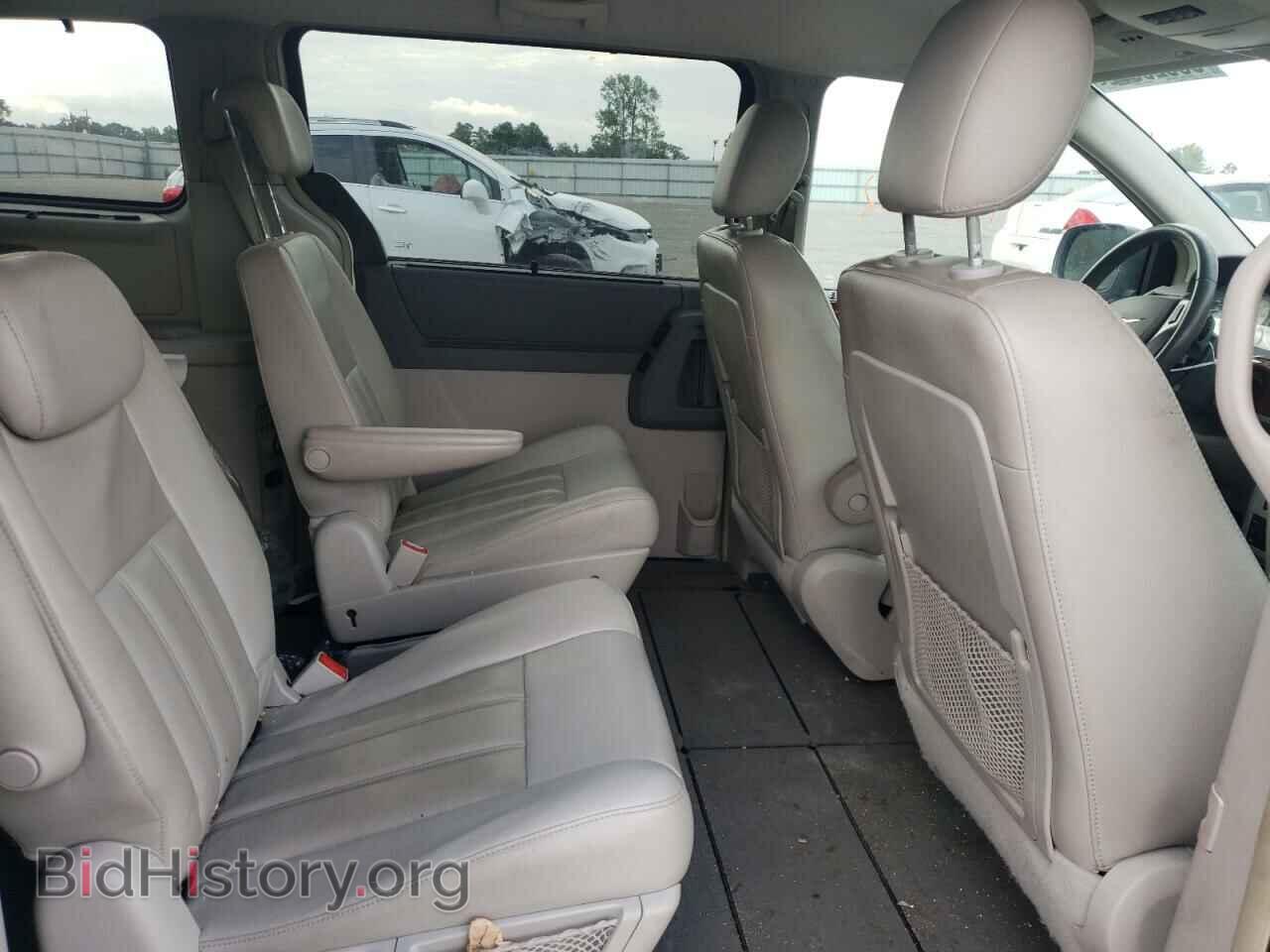 2009 CHRYSLER MINIVAN - VIN: 2A8HR54X19R607923 - Фото 6