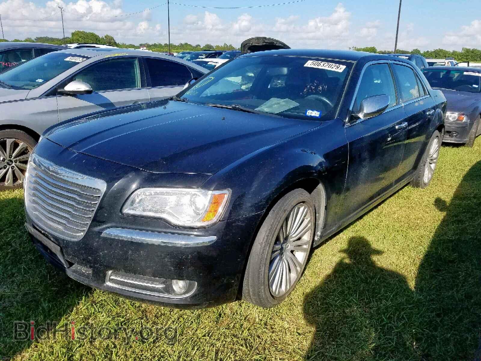 2012 CHRYSLER 300 - VIN: 2C3CCACG4CH235380 - Фото 2