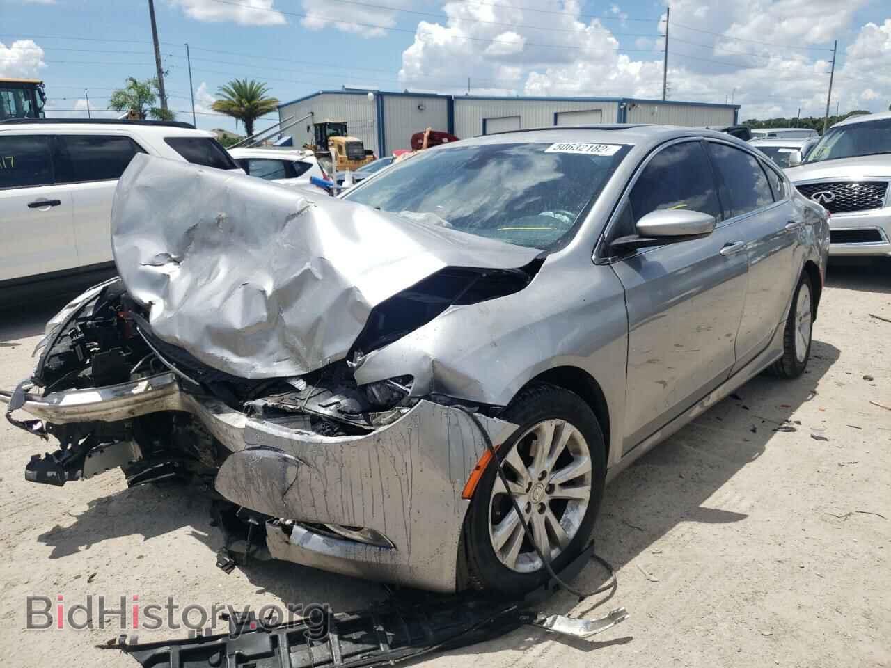 2015 CHRYSLER 200 - VIN: 1C3CCCAB7FN628823 - Фото 2