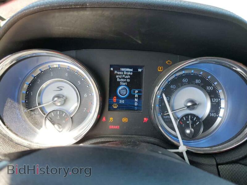 2014 Chrysler 300 (VIN 2C3CCAGG7EH365876) — photo 9 of 13