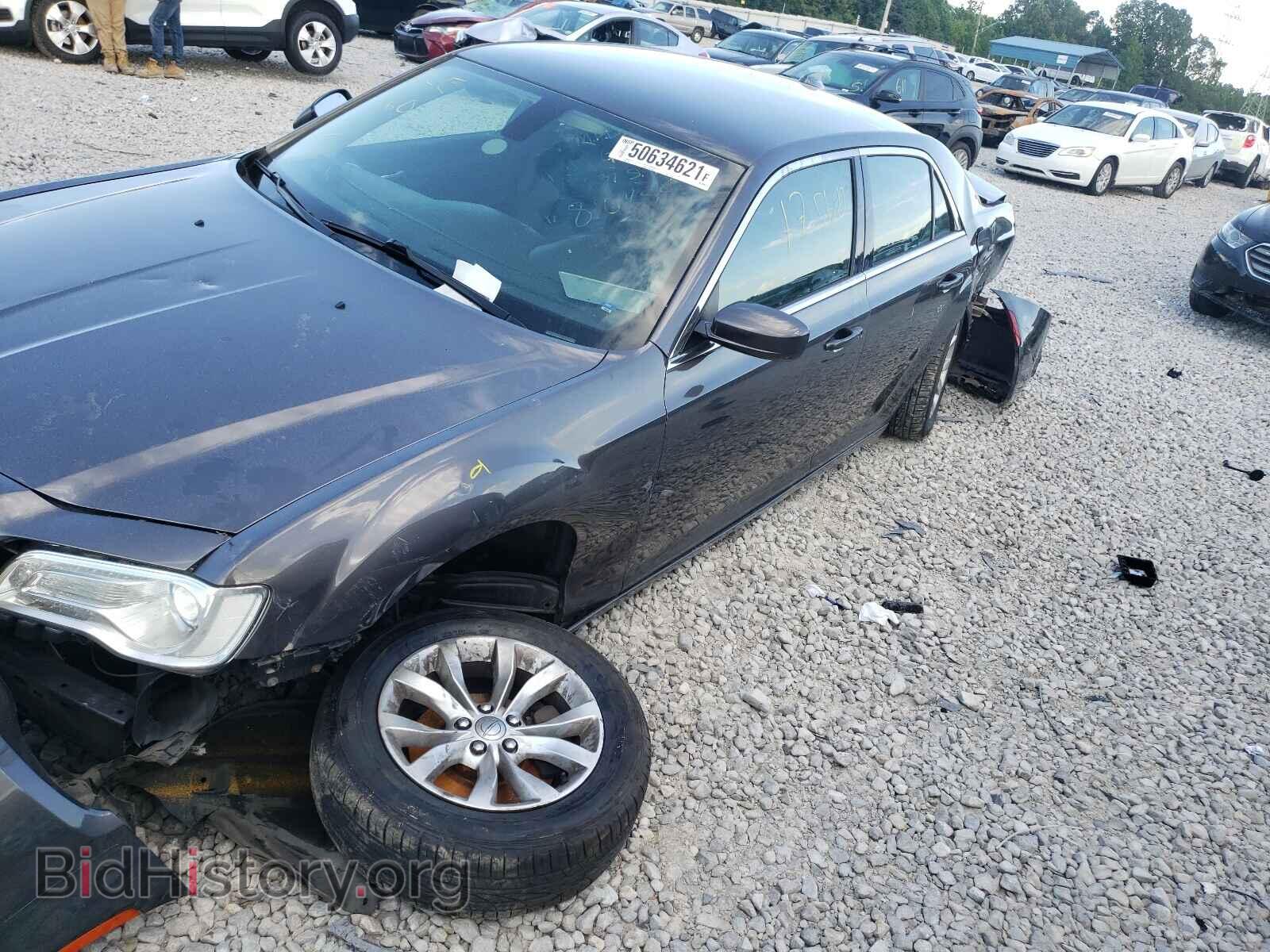 2015 CHRYSLER 300 - VIN: 2C3CCAAG2FH810454 - Фото 2