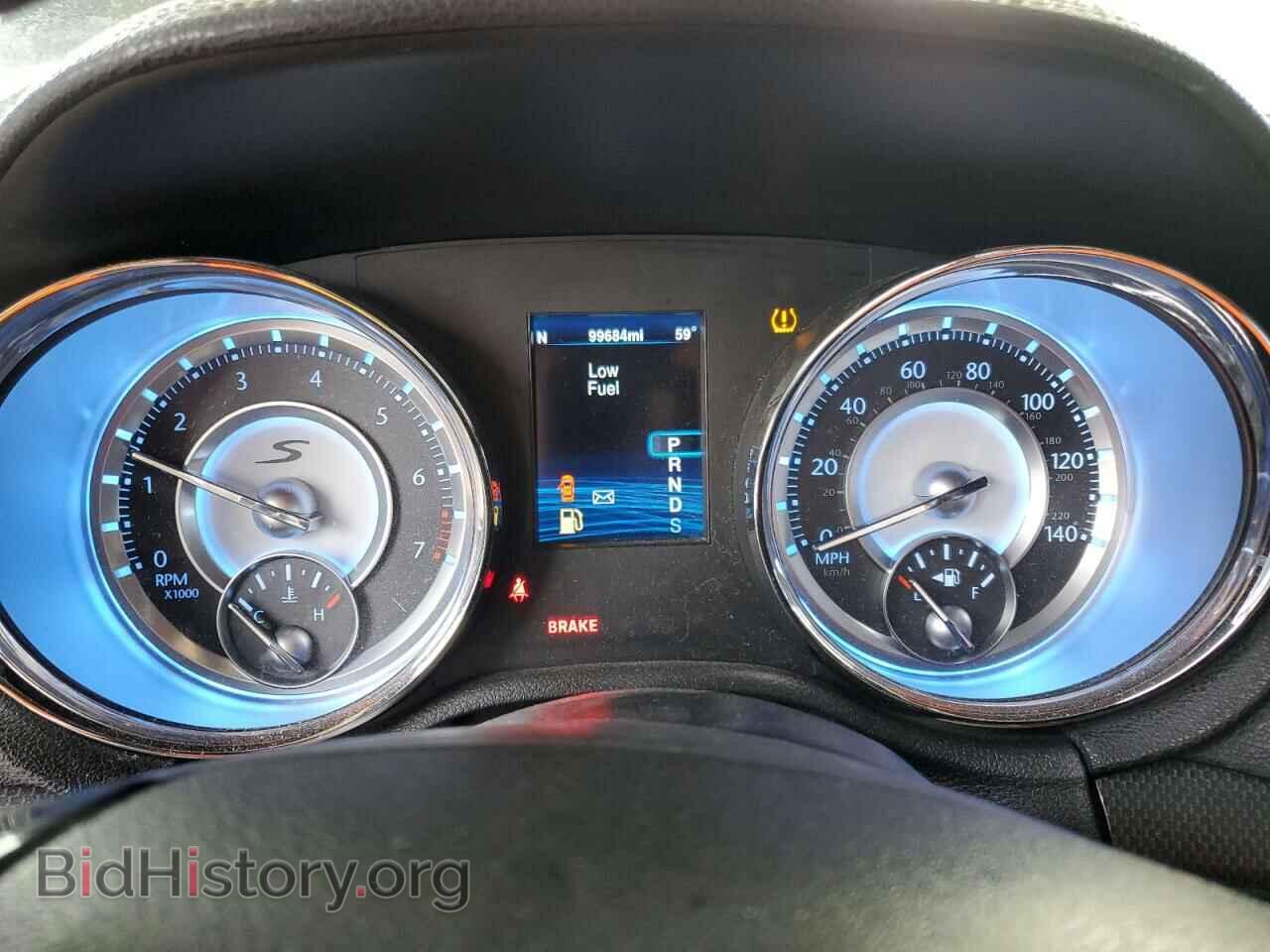 2014 CHRYSLER 300 - VIN: 2C3CCABG5EH236753 - Фото 9