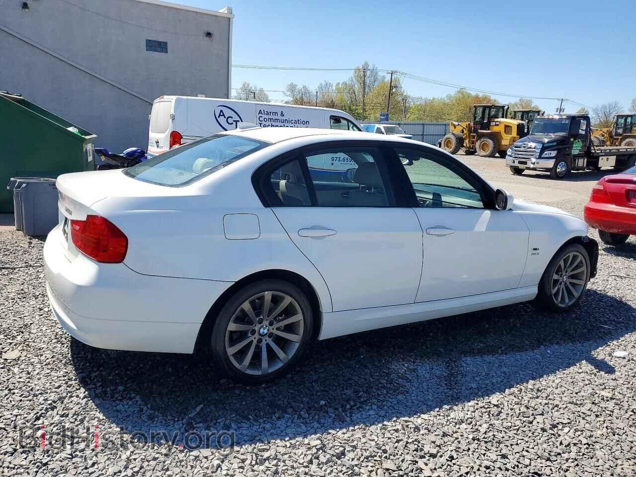 2011 BMW 3 SERIES - VIN: WBAPK7C56BA973466 - Фото 3