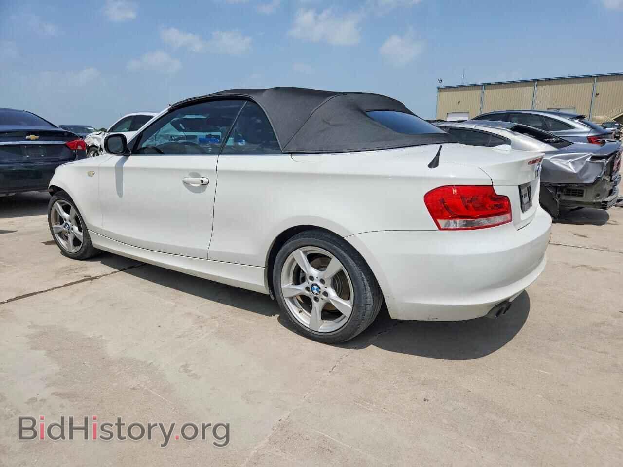 2012 BMW 1 SERIES - VIN: WBAUL7C59CVM83176 - Photo 2