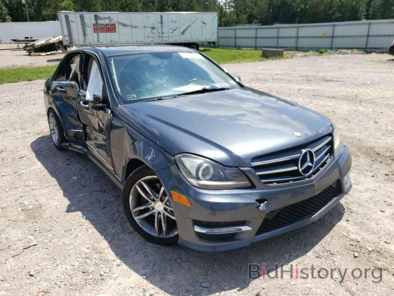 Photo WDDGF4HB9DA769368 - MERCEDES-BENZ C-CLASS 2013