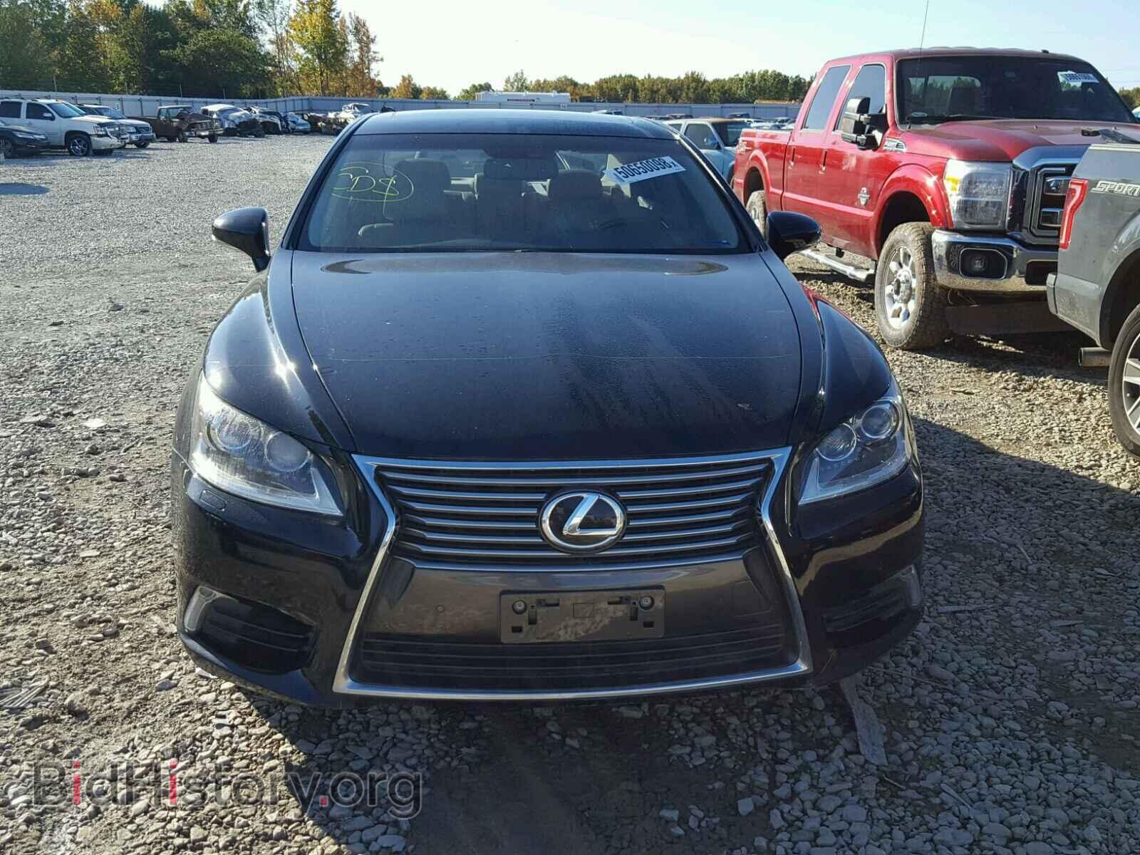 2014 LEXUS LS460 - VIN: JTHBL5EF2E5125942 - Photo 9
