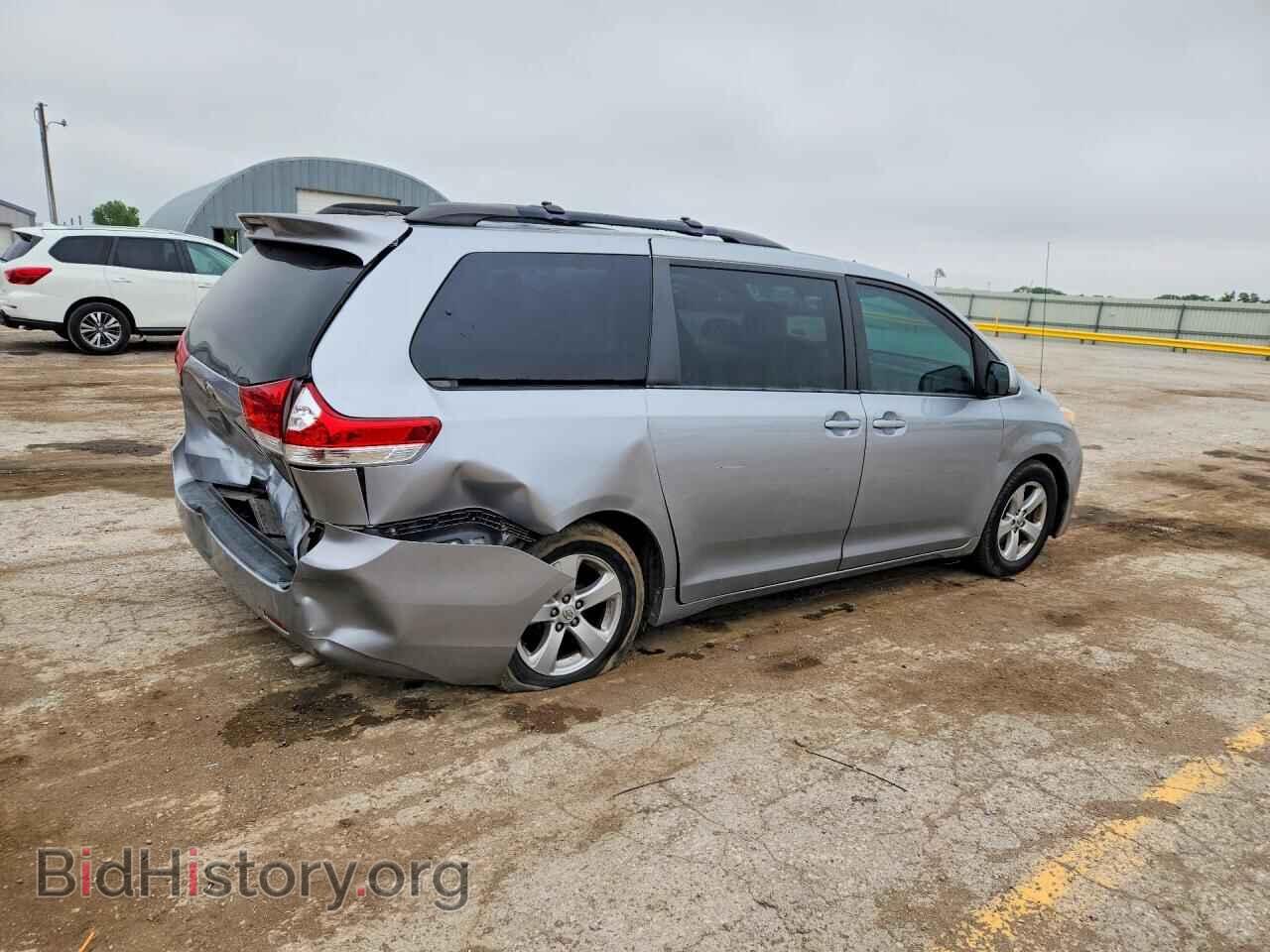 2013 TOYOTA SIENNA - VIN: 5TDKK3DC8DS379857 - Фото 3