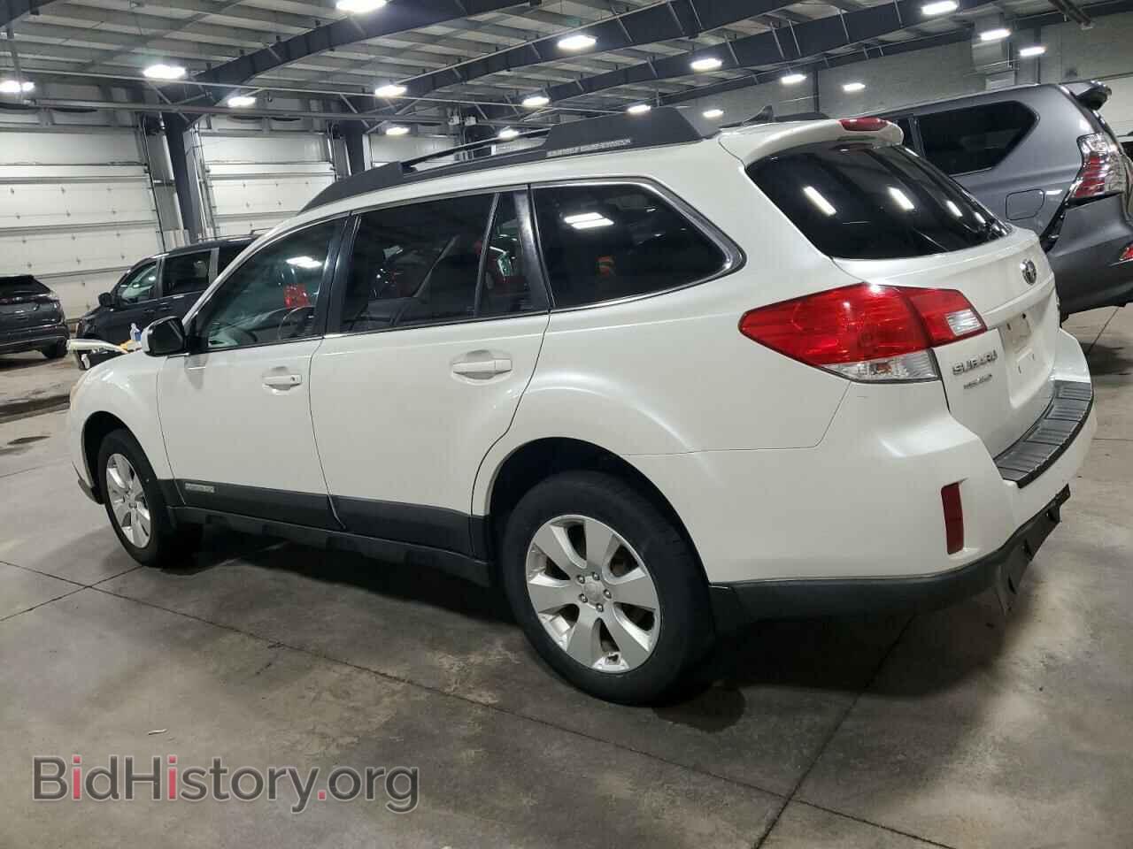 2011 SUBARU OUTBACK - VIN: 4S4BRBFC8B3405886 - Фото 2