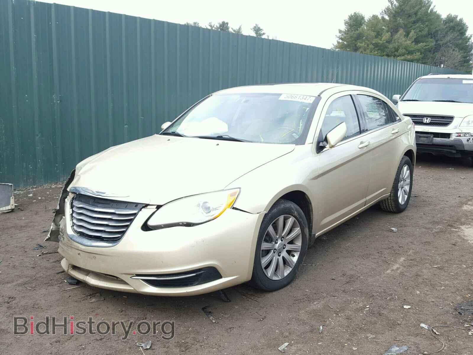 2011 CHRYSLER 200 - VIN: 1C3BC1FG2BN522231 - Фото 2