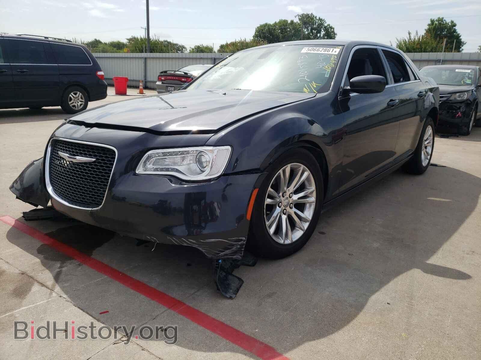2017 CHRYSLER 300 - VIN: 2C3CCAAGXHH521695 - Фото 2