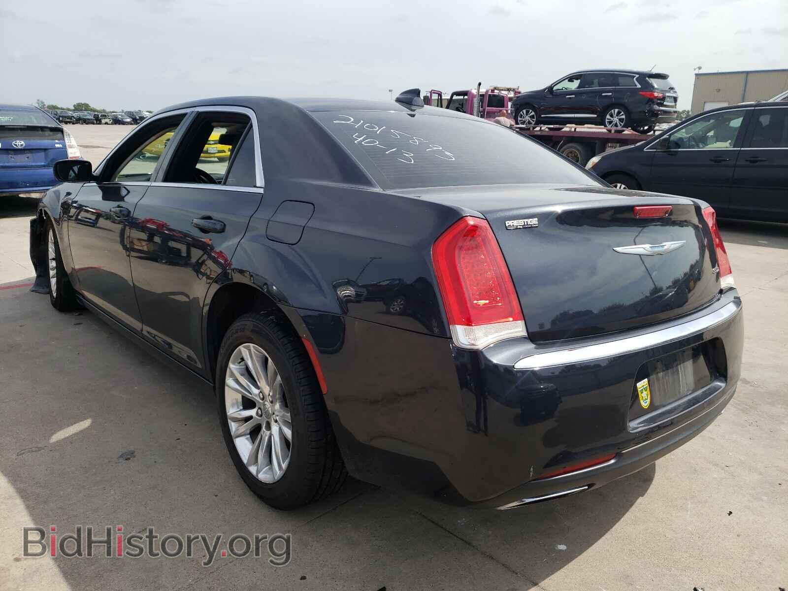 2017 CHRYSLER 300 - VIN: 2C3CCAAGXHH521695 - Фото 3