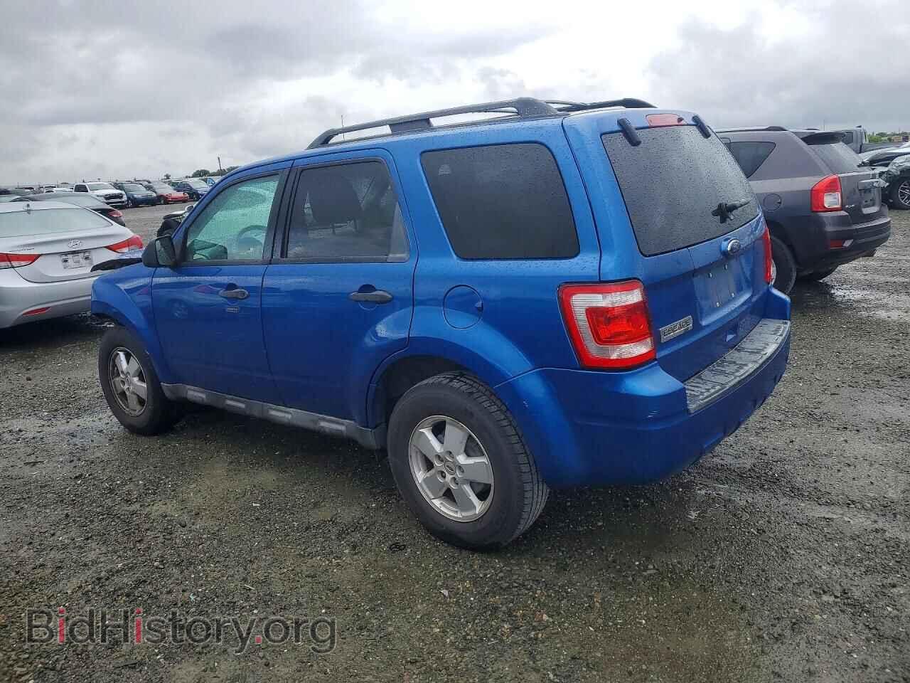 2011 FORD ESCAPE - VIN: 1FMCU0D73BKA56350 - Фото 2