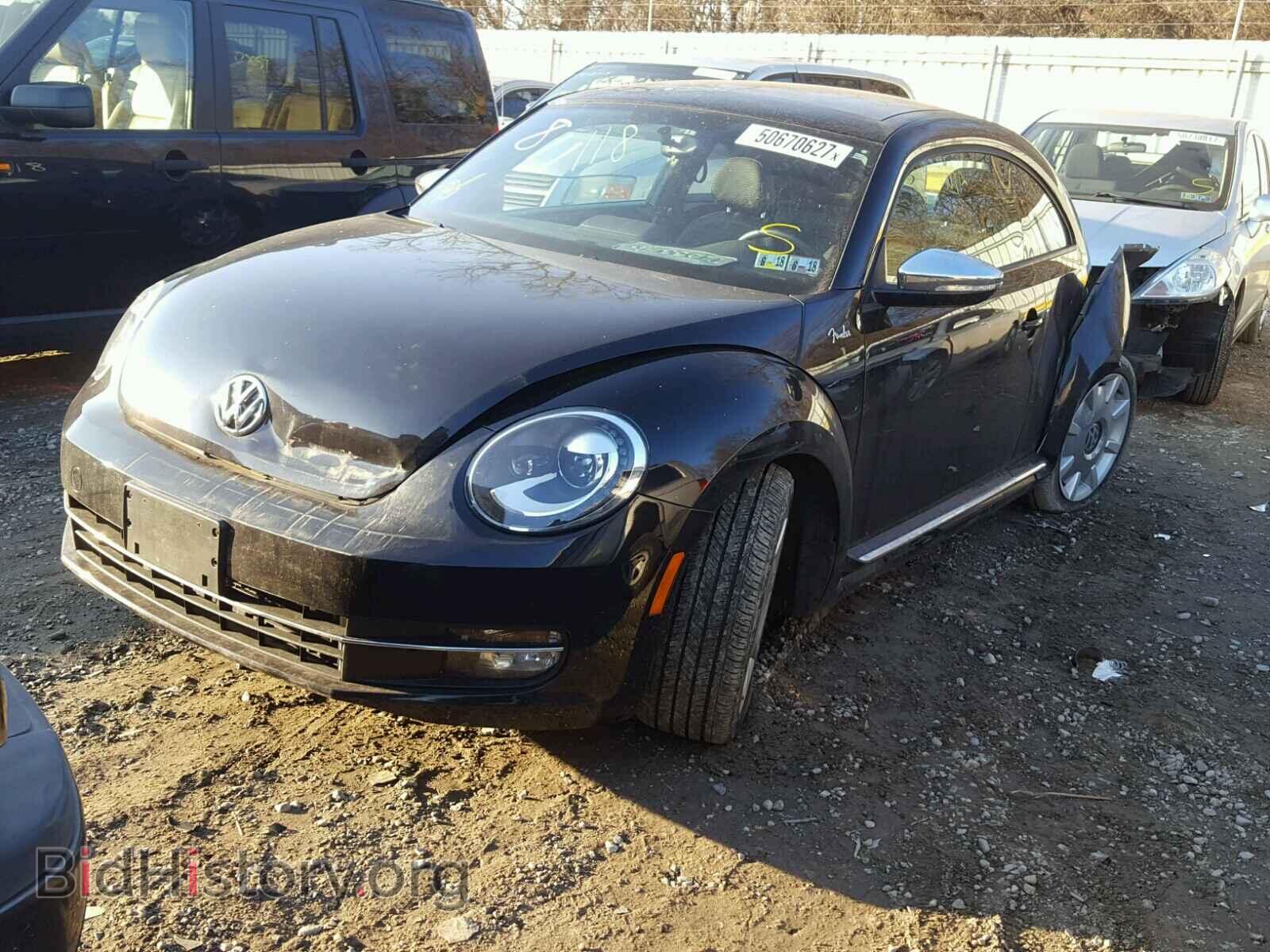 2013 VOLKSWAGEN BEETLE - VIN: 3VWVA7AT6DM655932 - Фото 2
