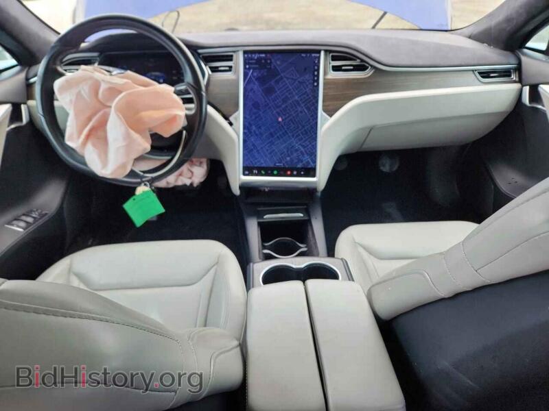 2016 Tesla MODEL S (VIN 5YJSA1E29GF147547) — photo 8 of 13