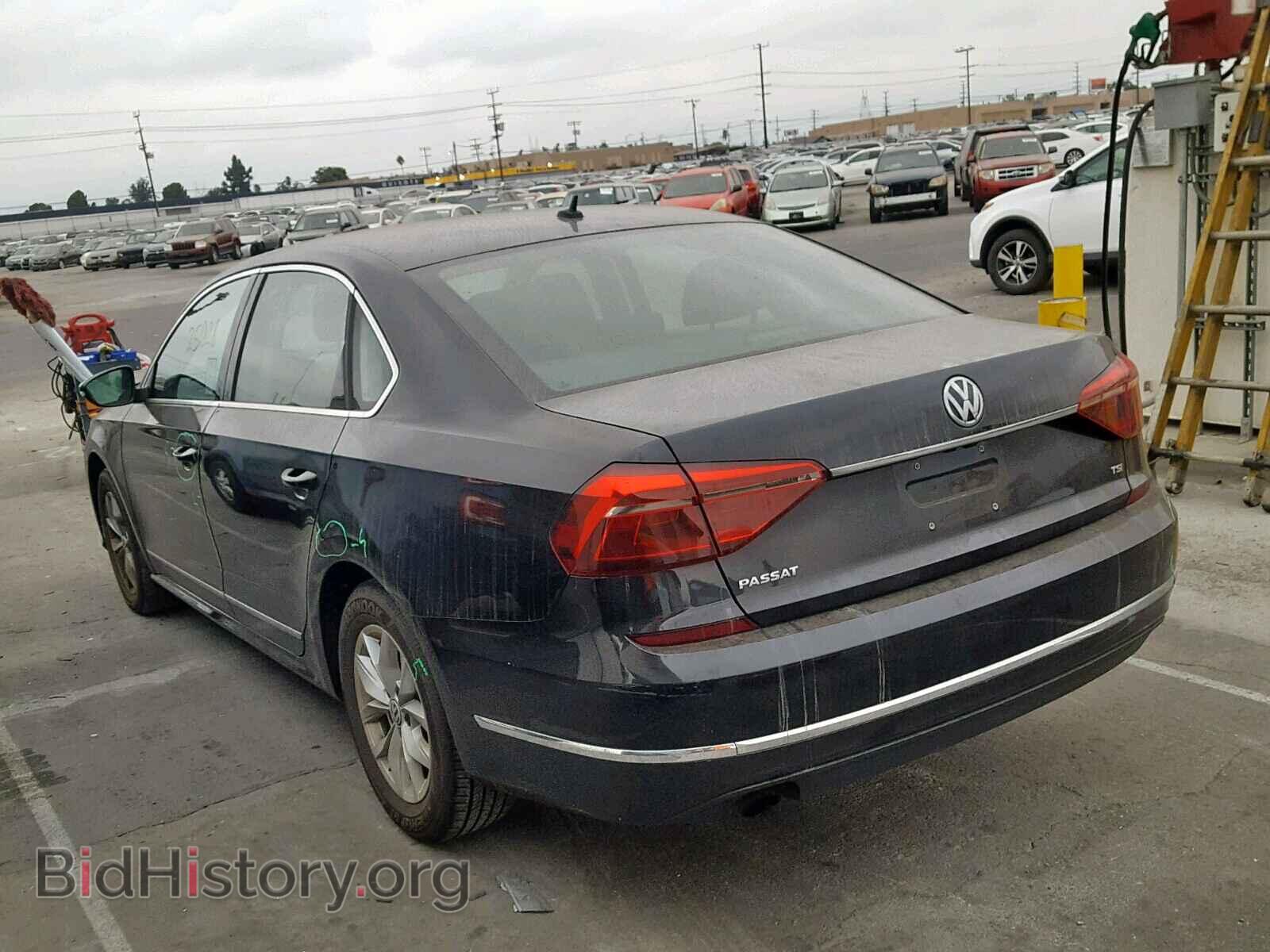 2017 VOLKSWAGEN PASSAT - VIN: 1VWAT7A37HC017110 - Фото 3