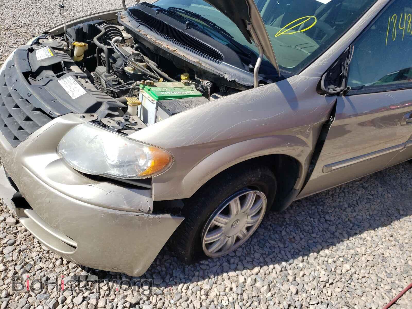 2006 CHRYSLER MINIVAN - VIN: 2A4GP54L26R713888 - Фото 9