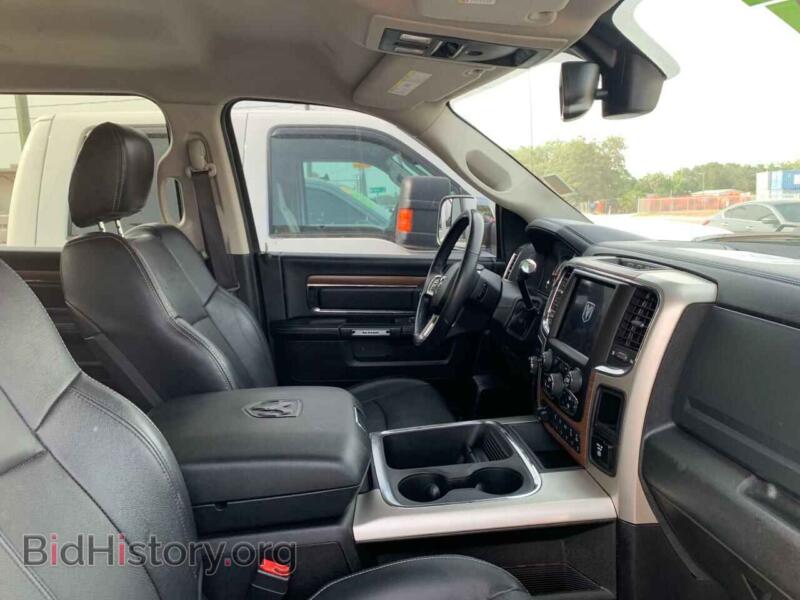 2018 RAM 2500 (VIN 3C6UR5FL4JG237388) — photo 5 of 10