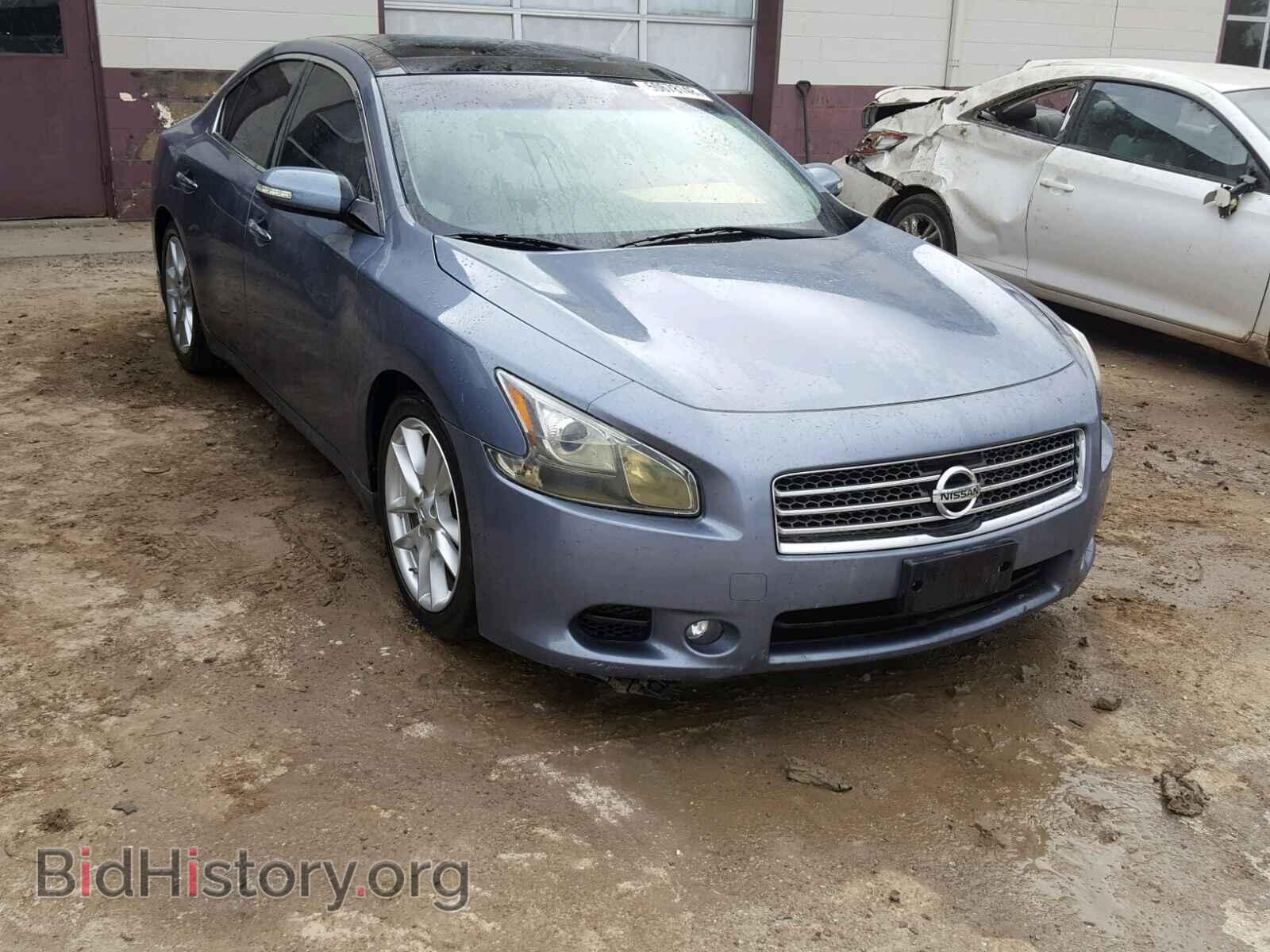Photo  - NISSAN MAXIMA S 2010