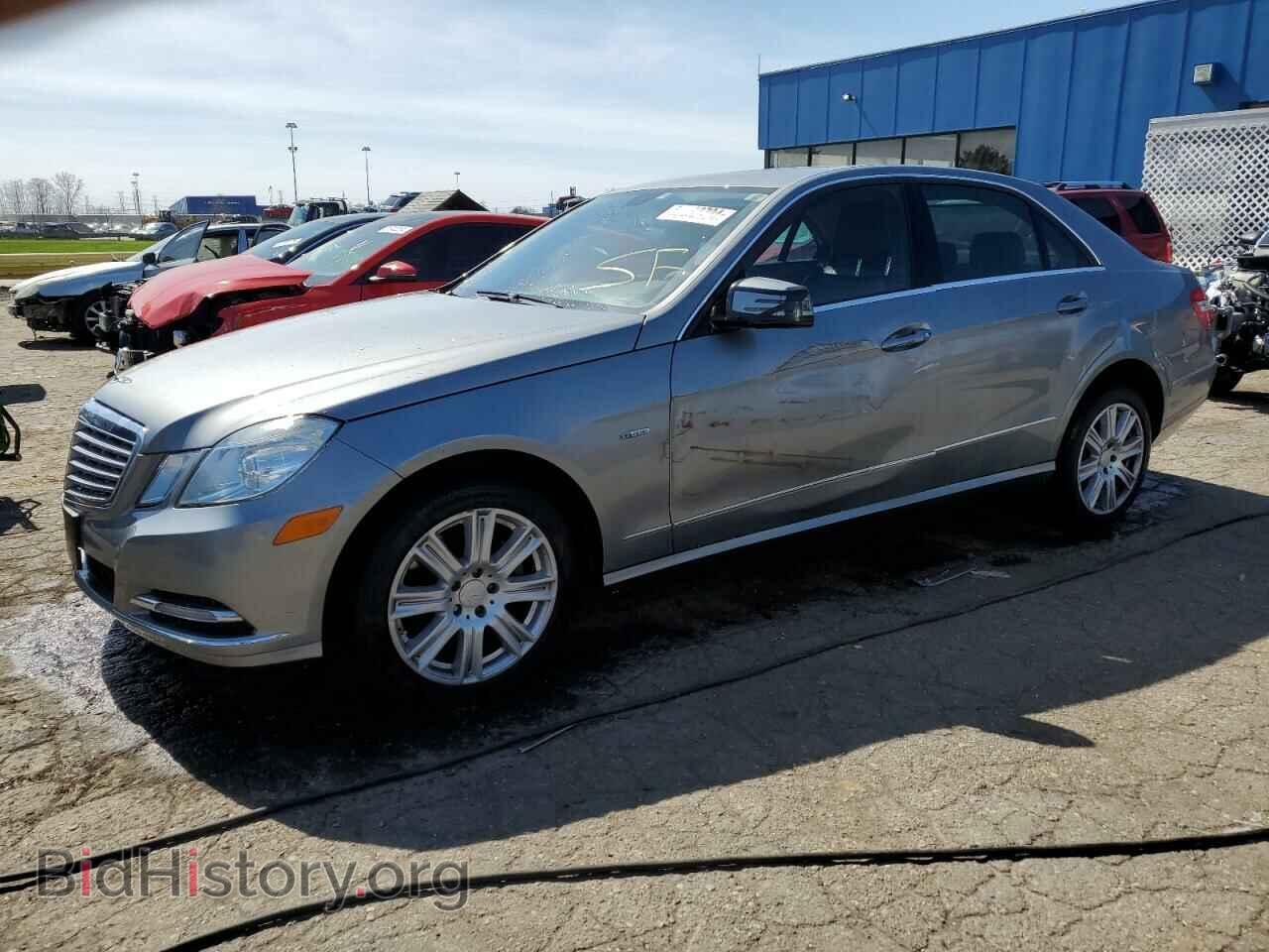 Photo WDDHF8JB2CA551552 - MERCEDES-BENZ E-CLASS 2012