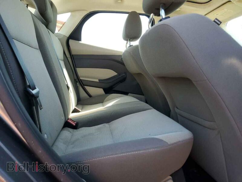 2012 Ford FOCUS (VIN 1FAHP3F2XCL117229) — photo 10 of 12