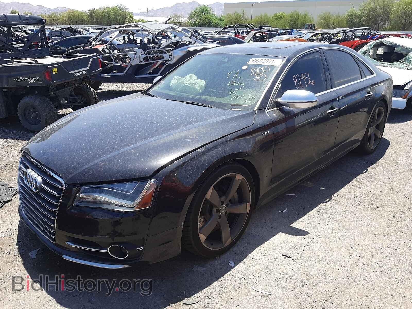 2013 AUDI S8 - VIN: WAUD2AFD9DN010379 - Фото 2