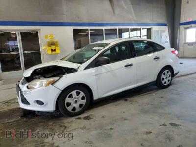 2014 Ford FOCUS S, белый — VIN 1FADP3E28EL241986, Copart