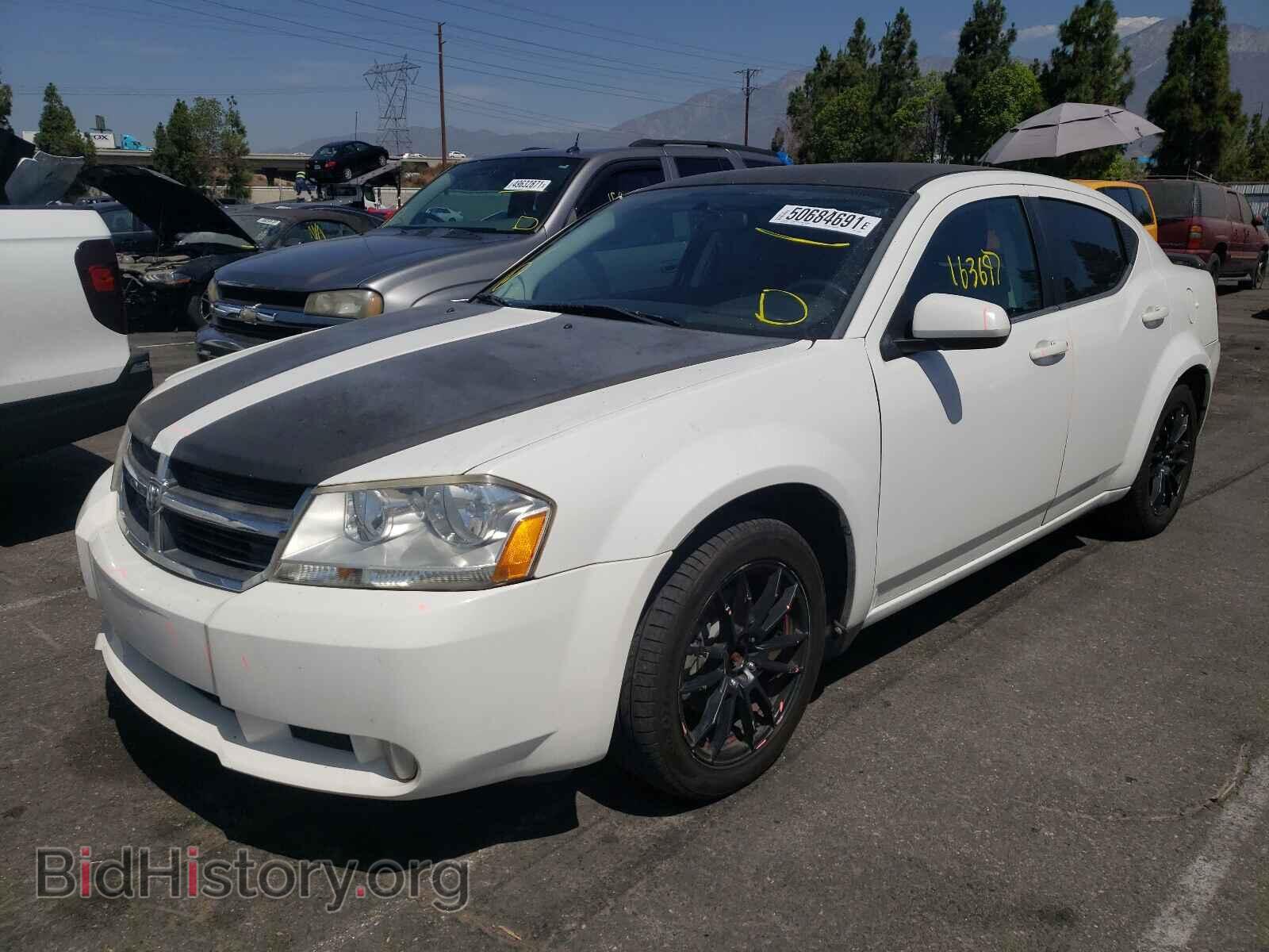 2010 DODGE AVENGER - VIN: 1B3CC5FB7AN215410 - Фото 2