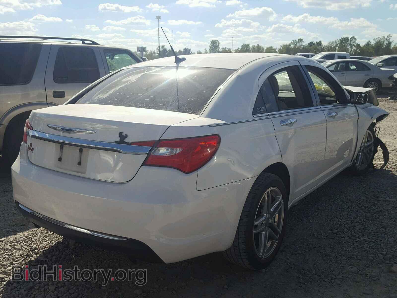 2011 CHRYSLER 200 - VIN: 1C3BC2FG5BN519863 - Photo 4