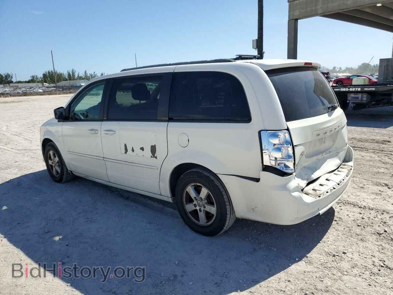 2013 DODGE CARAVAN - VIN: 2C4RDGCG4DR611075 - Фото 2