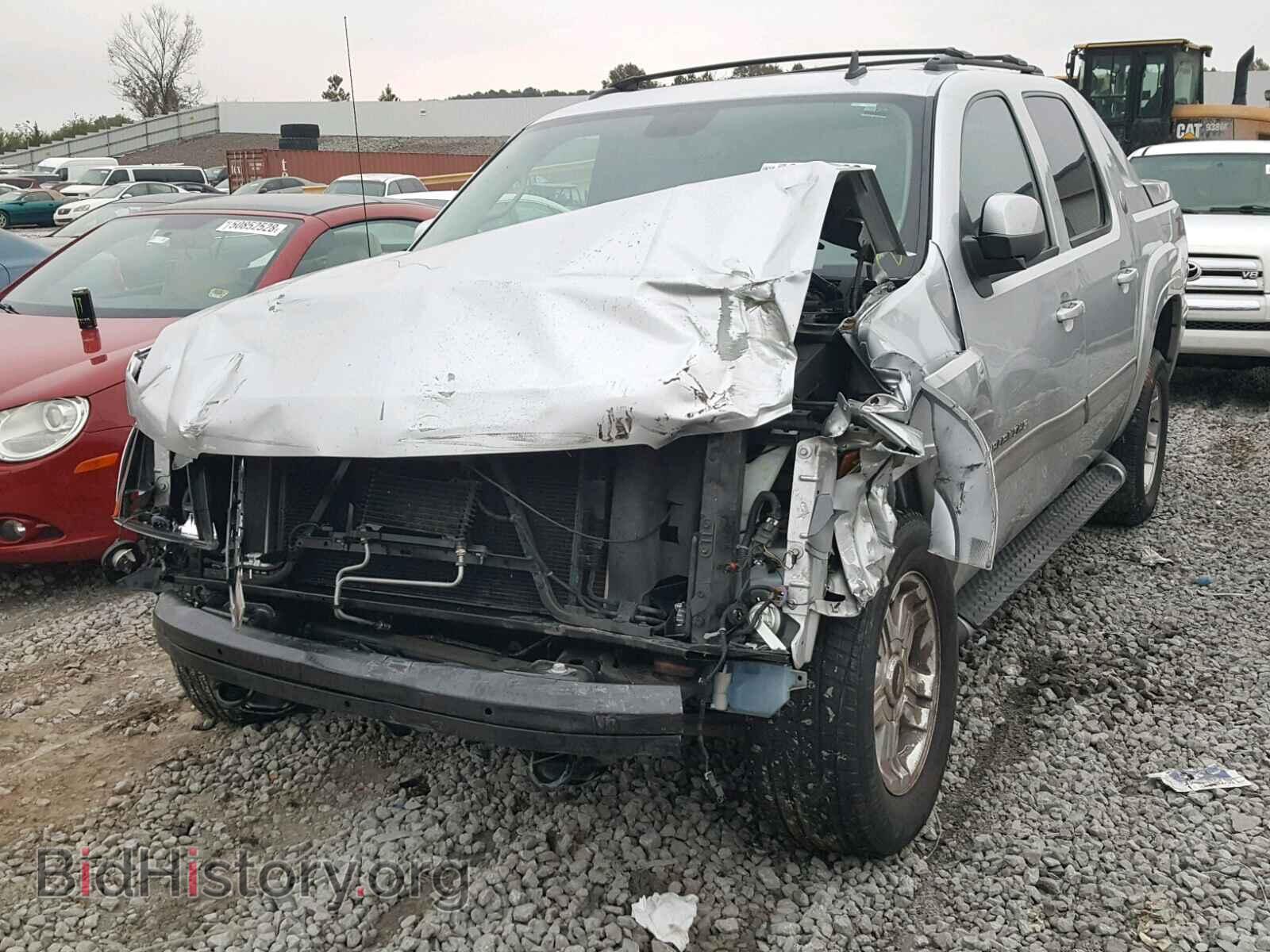 2013 CHEVROLET AVALANCHE - VIN: 3GNTKFE76DG330914 - Фото 2