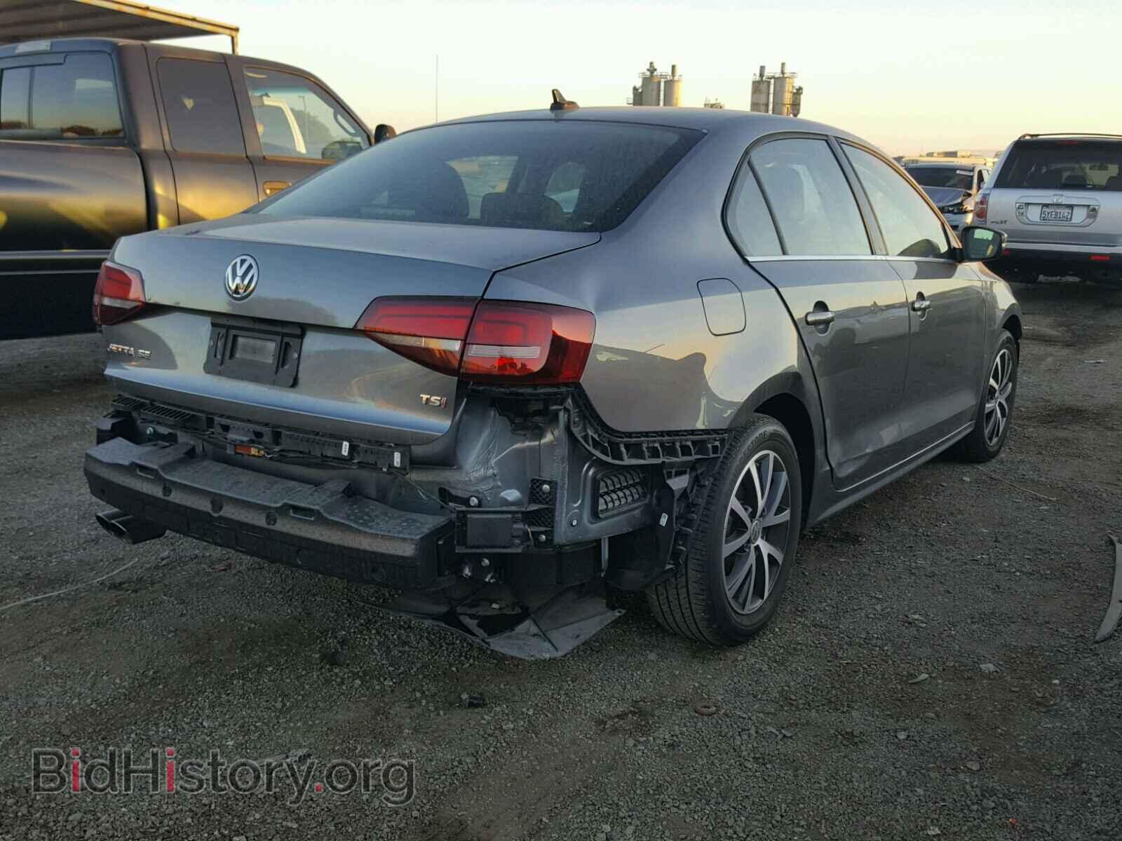 2017 VOLKSWAGEN JETTA - VIN: 3VWDB7AJ8HM202134 - Фото 4