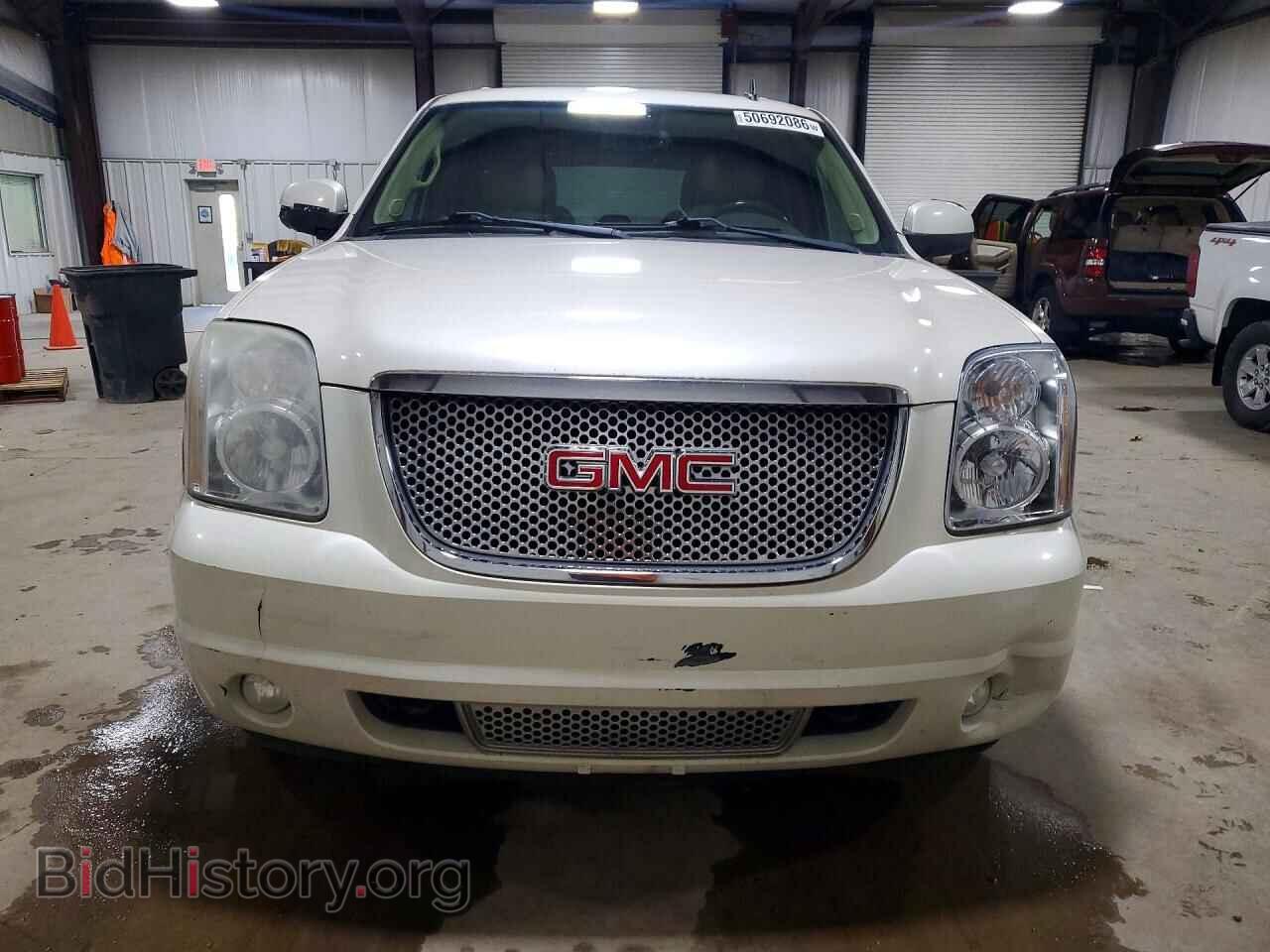 2011 GMC YUKON - VIN: 1GKS2EEF4BR212786 - Photo 5