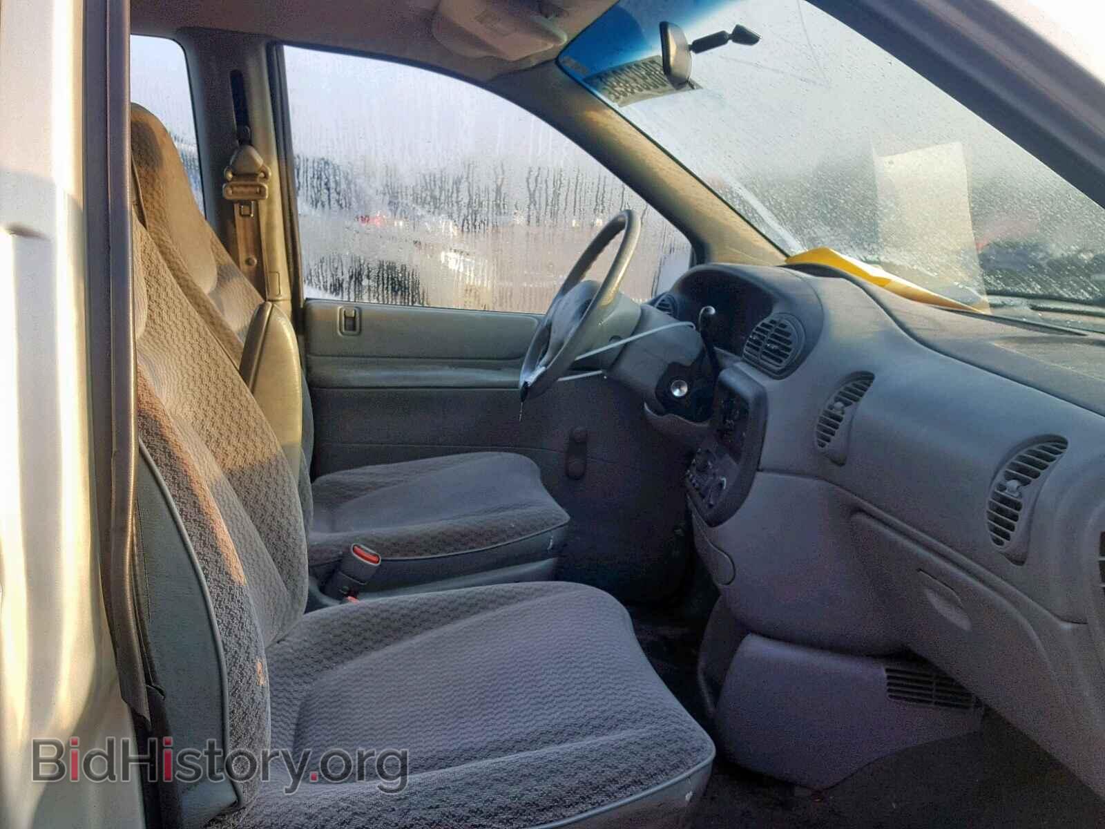 2000 CHRYSLER VOYAGER - VIN: 2C4FJ25B2YR697749 - Photo 5