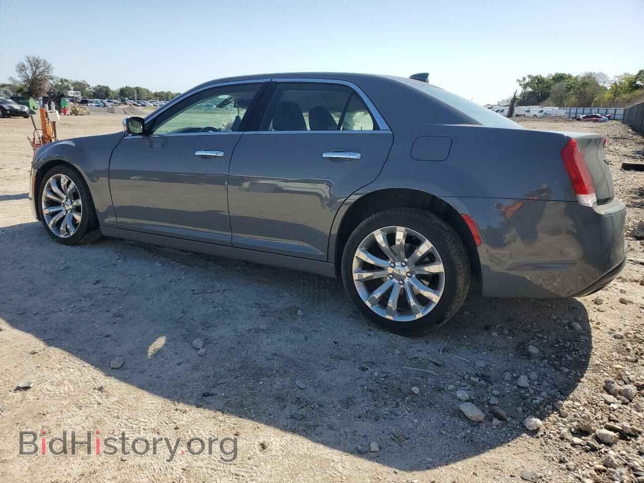 2019 CHRYSLER 300 - VIN: 2C3CCAEG1KH528357 - Фото 2