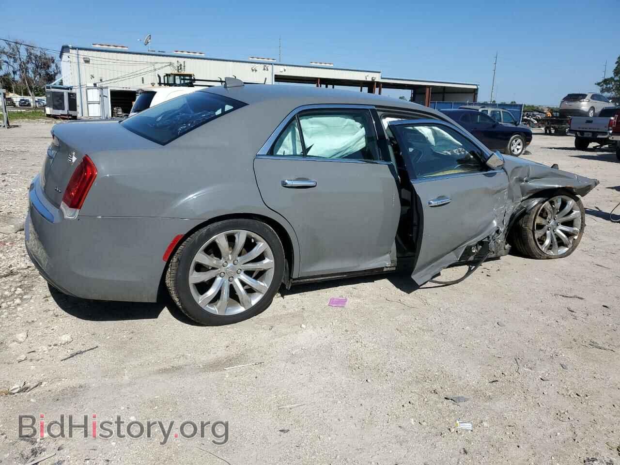 2019 CHRYSLER 300 - VIN: 2C3CCAEG1KH528357 - Фото 3