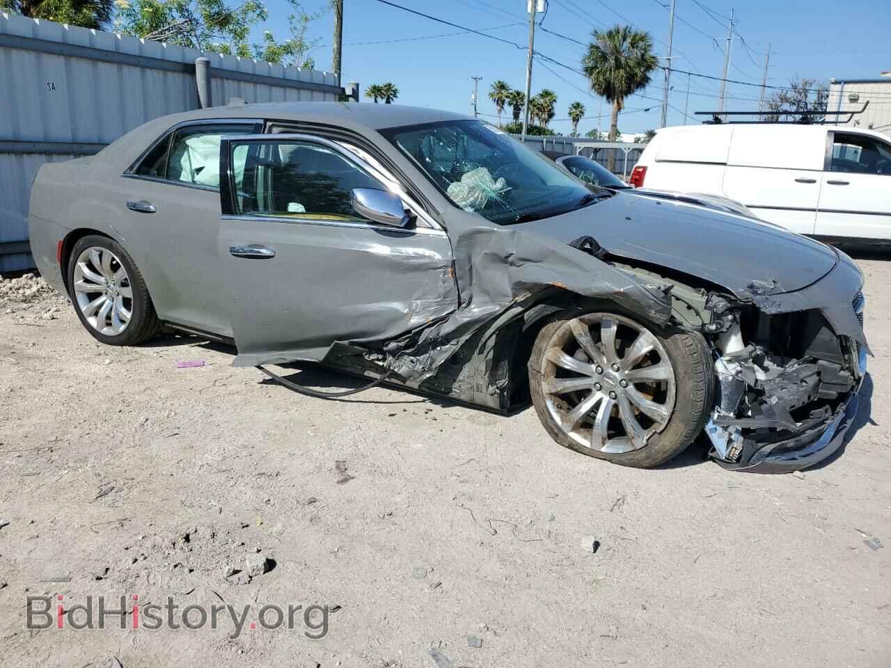 2019 CHRYSLER 300 - VIN: 2C3CCAEG1KH528357 - Фото 4