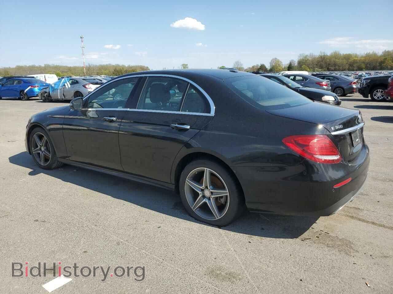 2017 MERCEDES-BENZ E-CLASS - VIN: WDDZF4KB8HA069722 - Фото 2
