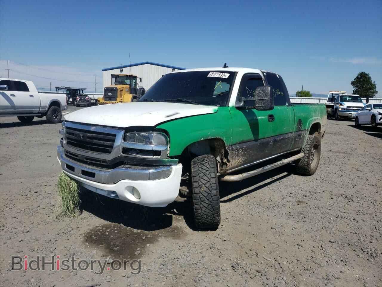 2007 GMC SIERRA - VIN: 1GTHK29D77E130563 - Фото 2