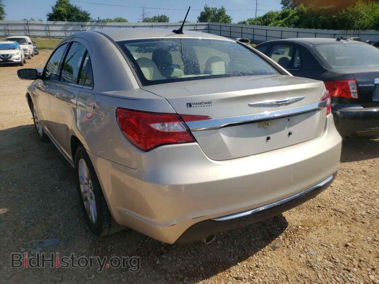 2013 CHRYSLER 200 - VIN: 1C3CCBAG2DN738147 - Фото 3