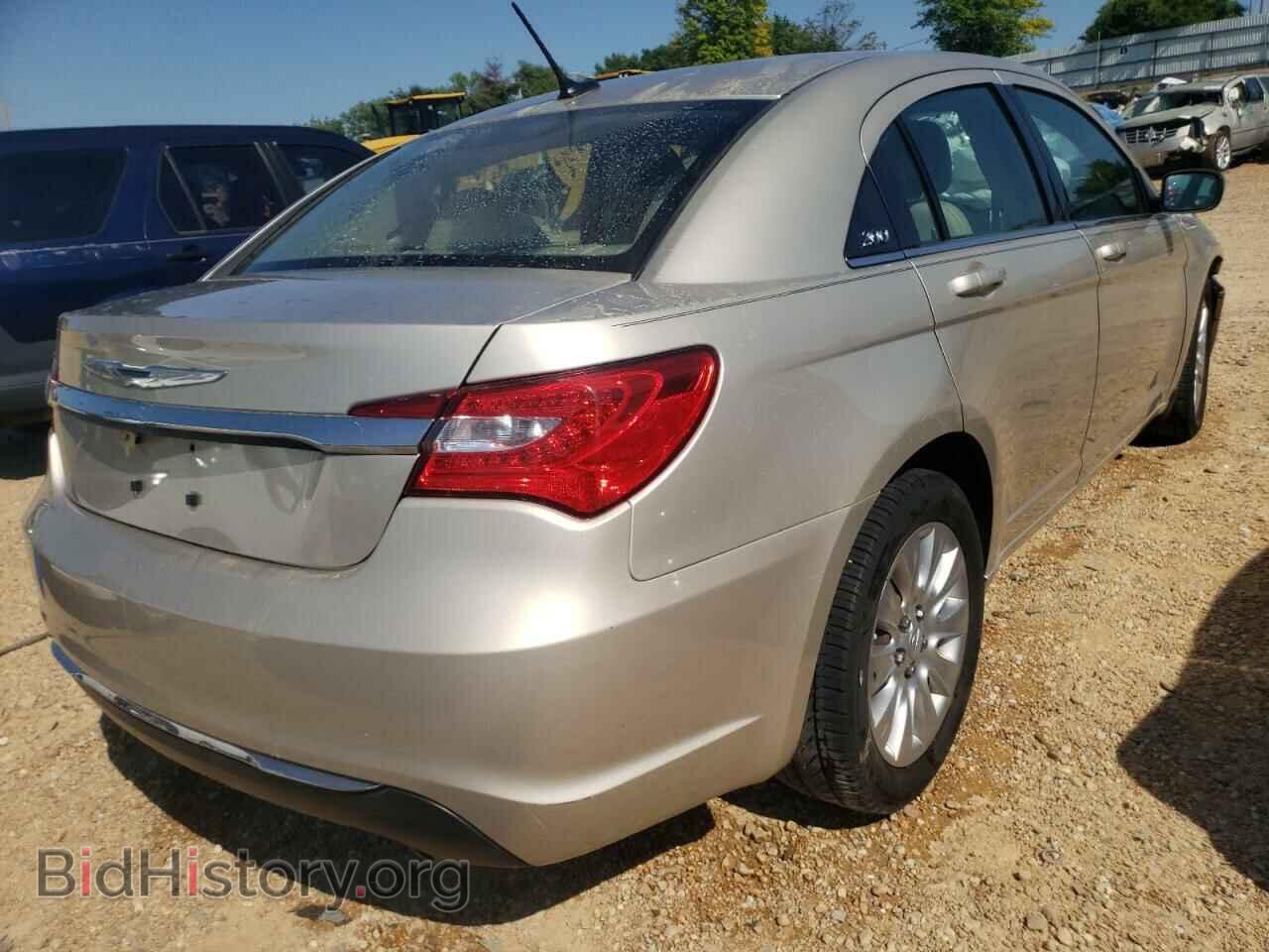 2013 CHRYSLER 200 - VIN: 1C3CCBAG2DN738147 - Фото 4
