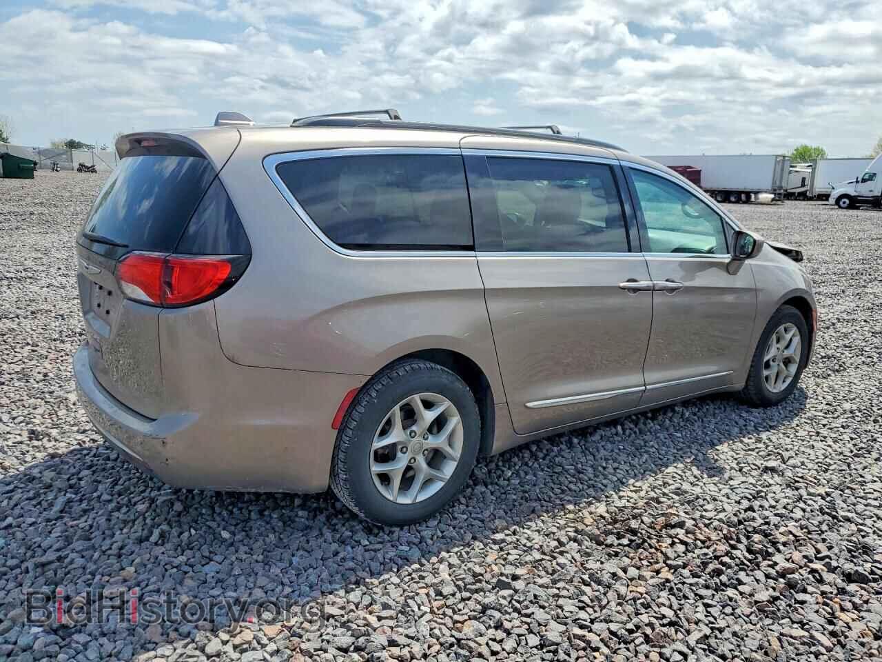 2017 CHRYSLER PACIFICA - VIN: 2C4RC1BG3HR810321 - Photo 3