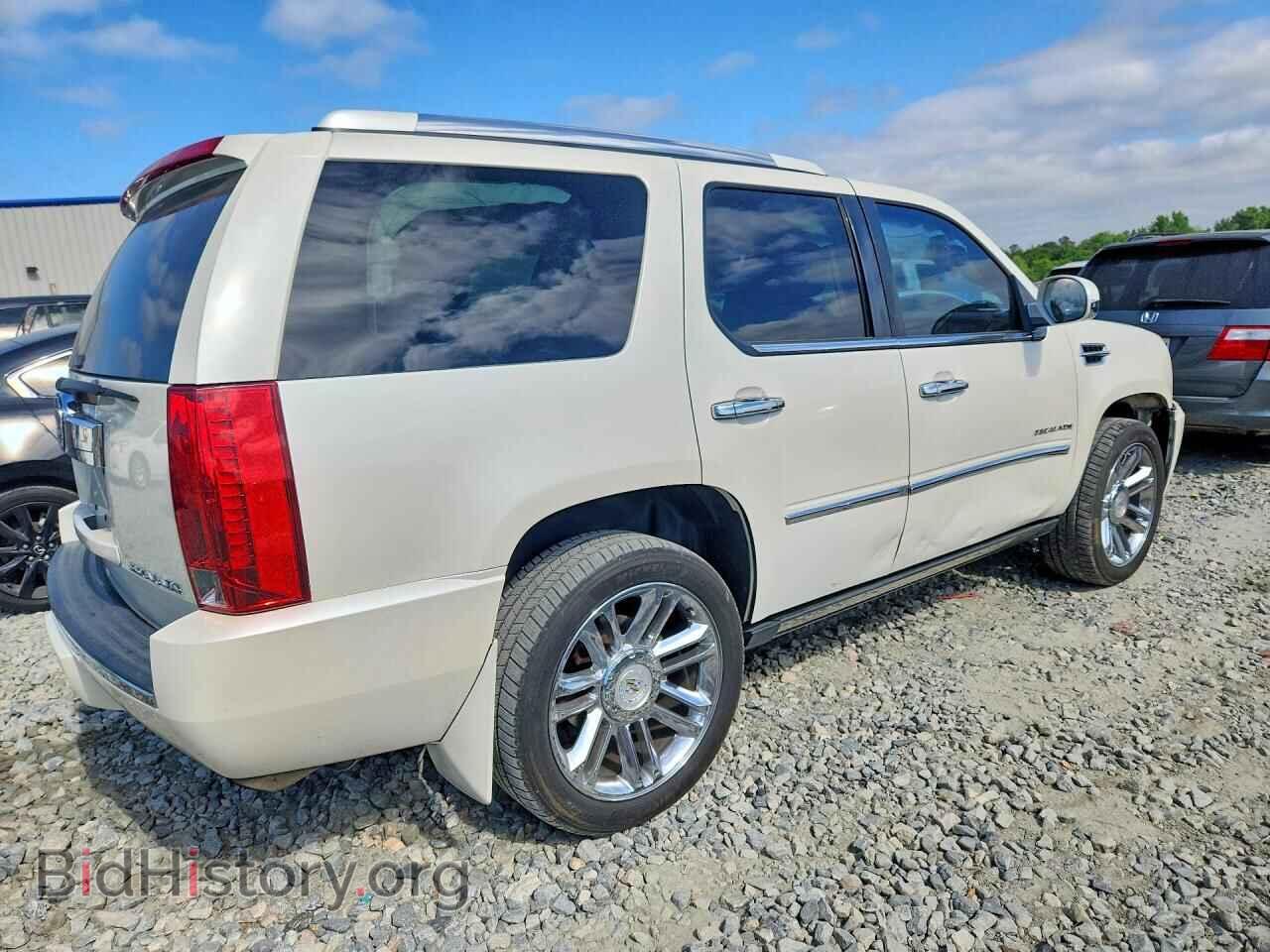 2011 CADILLAC ESCALADE - VIN: 1GYS3DEF9BR395650 - Photo 3
