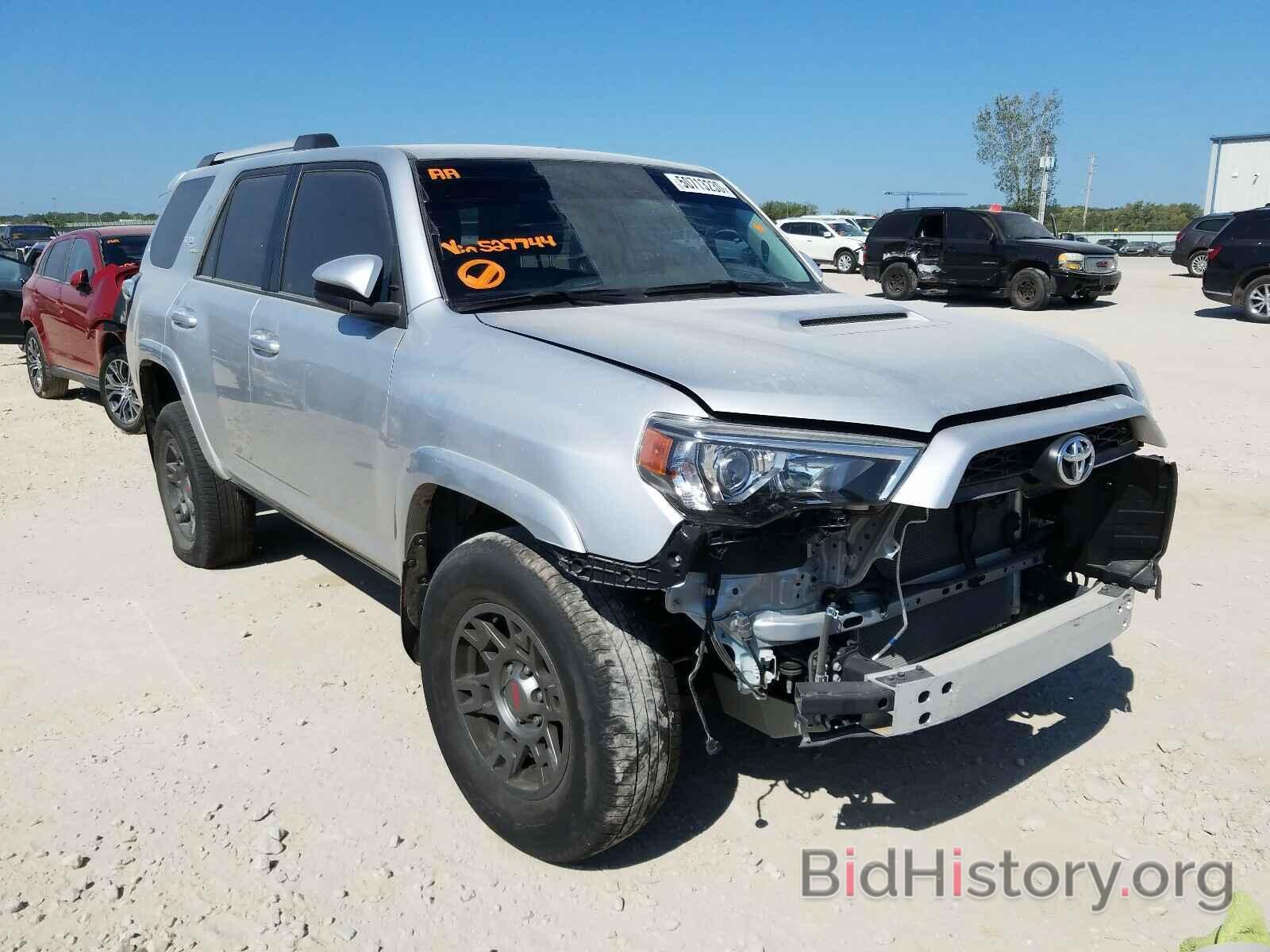 Фотография JTEBU5JR8J5527744 - TOYOTA 4RUNNER 2018