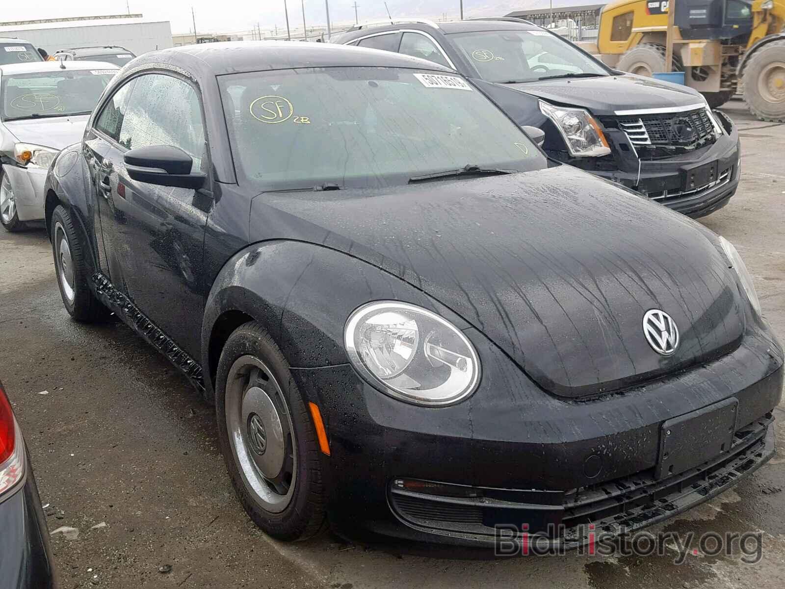 Photo 3VWJP7AT0DM643031 - VOLKSWAGEN BEETLE 2013