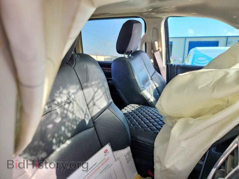 2016 RAM 2500 (VIN 3C6UR5NL1GG260301) — photo 10 of 13