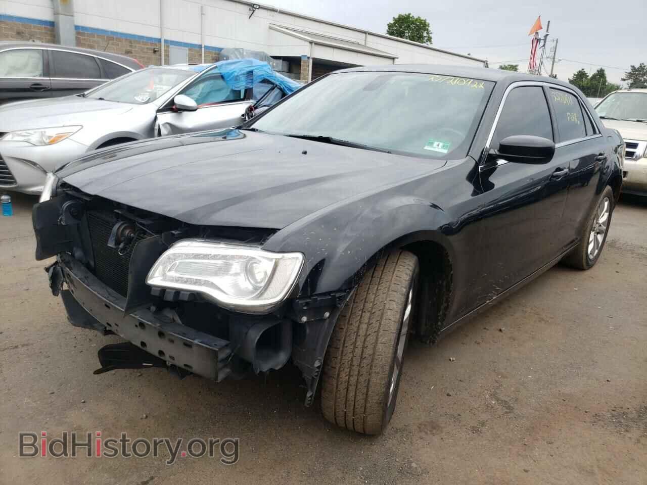 2016 CHRYSLER 300 - VIN: 2C3CCARG0GH208657 - Фото 2