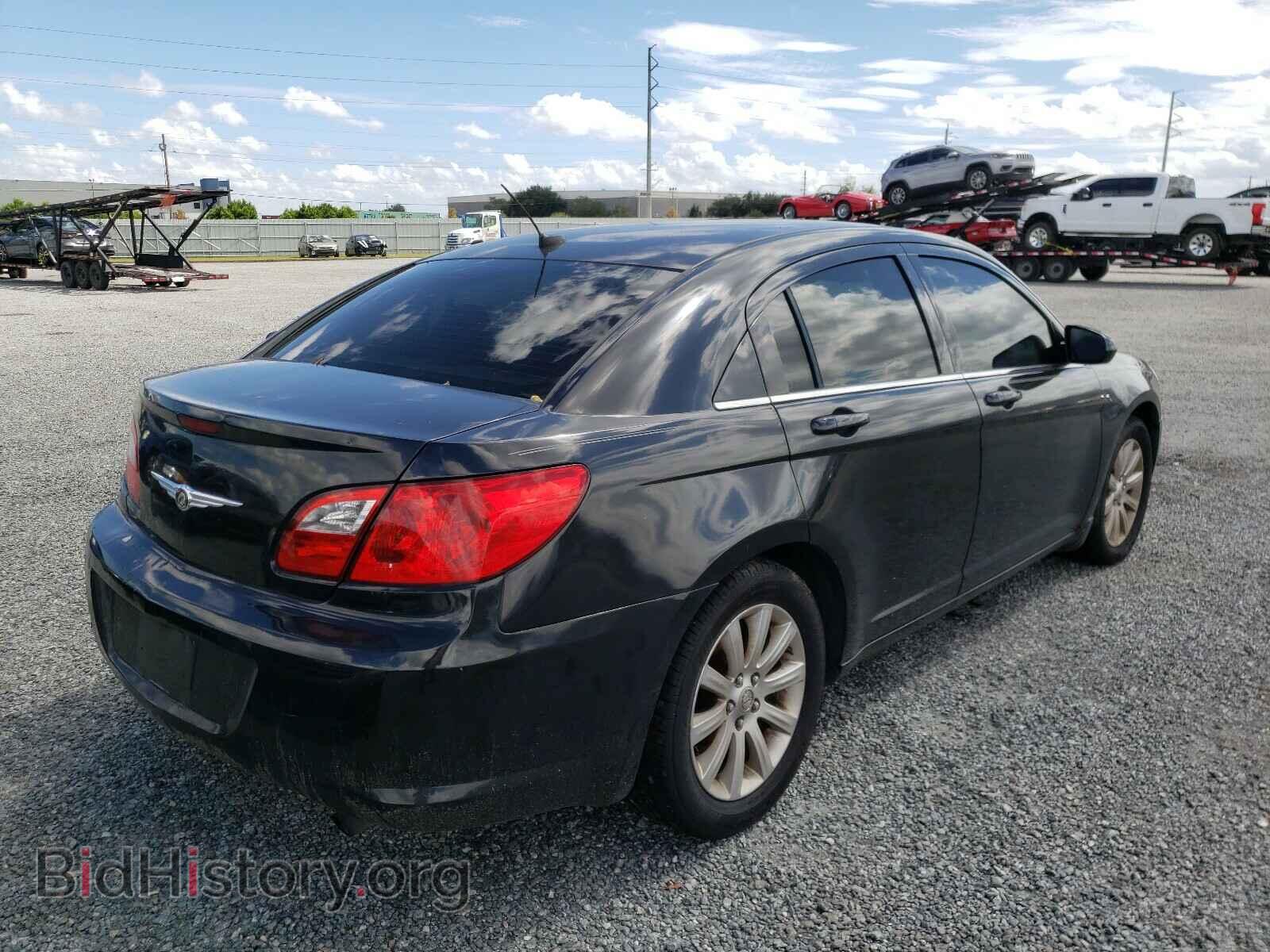 2010 CHRYSLER SEBRING - VIN: 1C3CC5FB6AN225980 - Фото 4