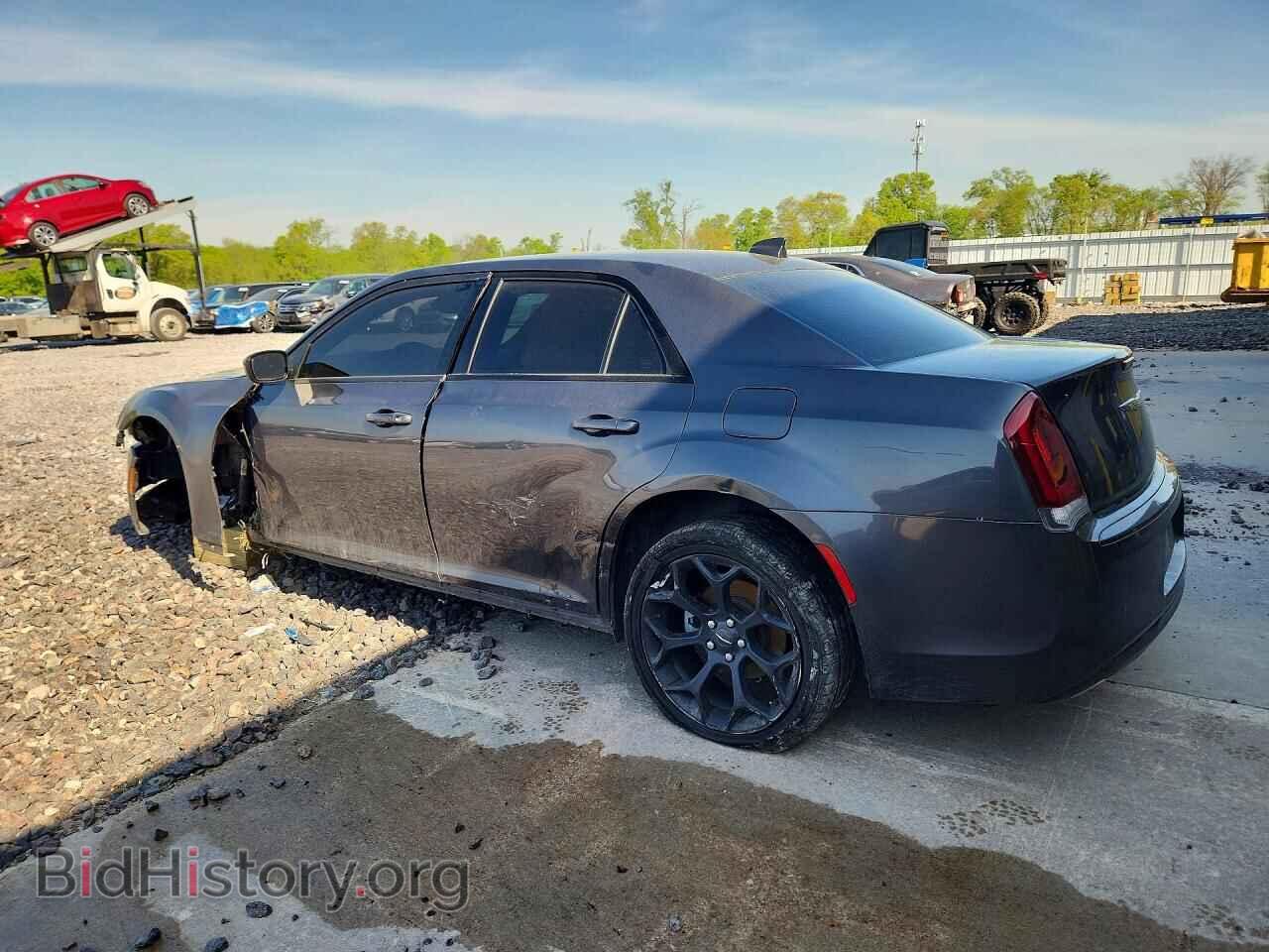 2019 CHRYSLER 300 - VIN: 2C3CCABG9KH689267 - Photo 2