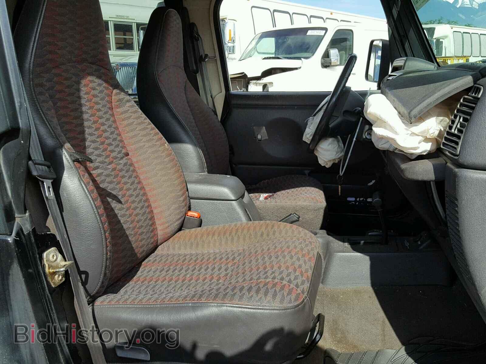 2000 JEEP WRANGLER - VIN: 1J4FA49S8YP717536 - Photo 5