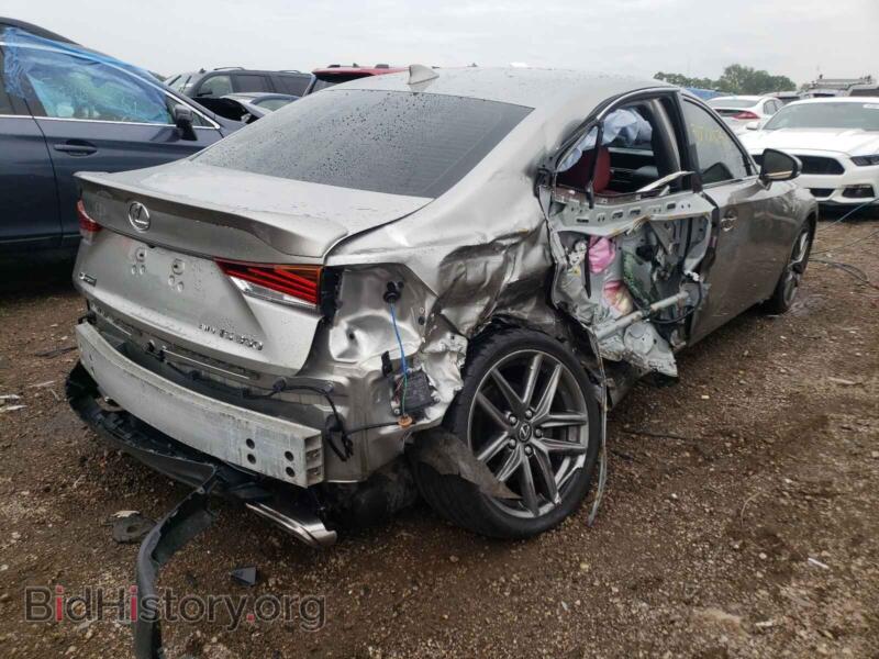 2017 Lexus IS (VIN JTHCE1D2XH5013870) — фото 4 из 10